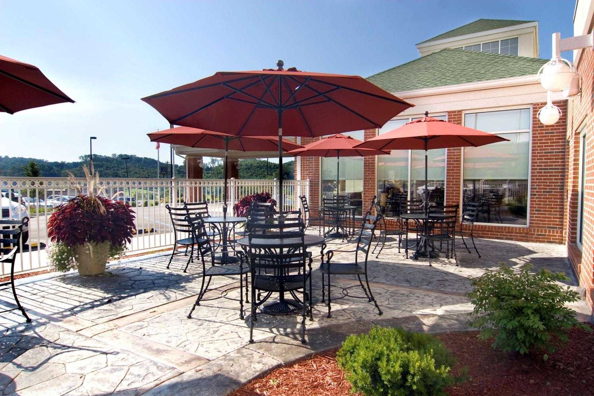 Hilton Garden Inn Clarksburg Buitenkant foto
