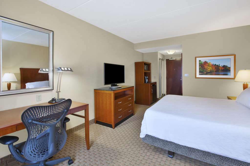 Hilton Garden Inn Clarksburg Kamer foto